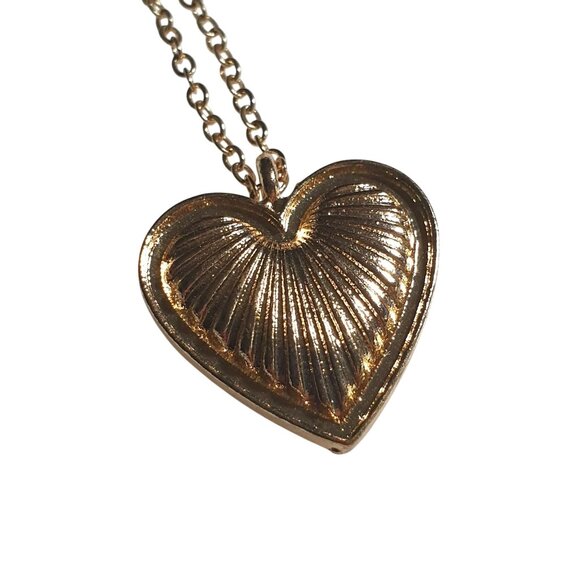Gold Tone Heart Pendant Necklace Chain Adjustable Clasp Vintage Style Jewelry - Picture 1 of 4